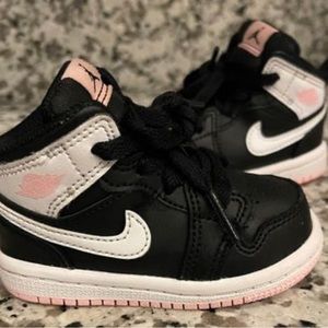 Baby Girl  Jordans Pink & Black Size 4C